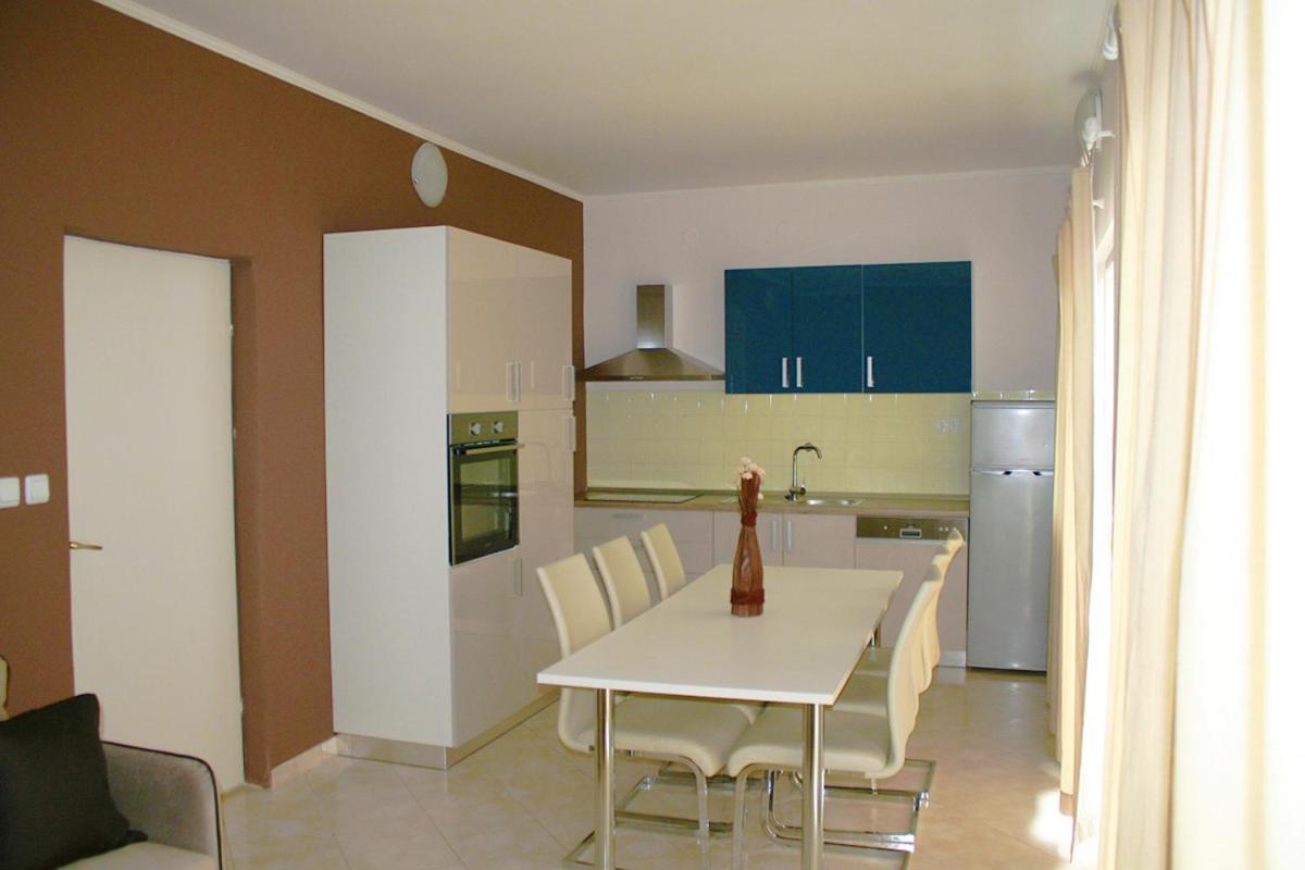 Apartments Stina Seget Vranjica Exterior photo